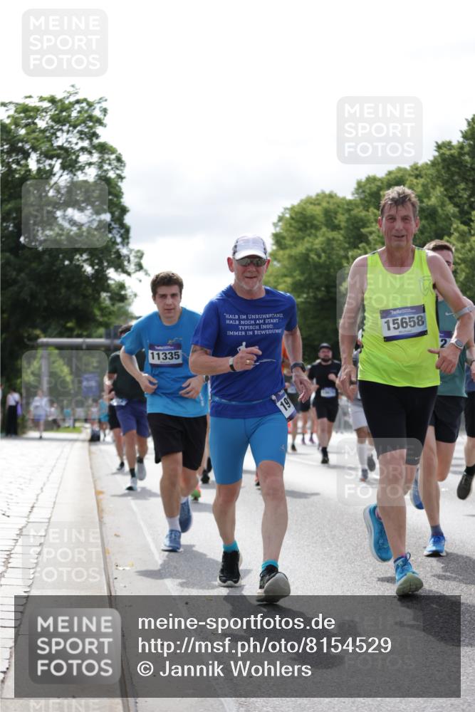 29.06.2025 - hella hamburg halbmarathon Jannik Wohlers http://msf.ph/oto/8154529 29.06.2025 10:16:19 Lombardsbrücke 1117, 1240, 1403, 1602, 1825, 2347, 2912, 3088, 3176, 3450, 3687, 4478, 5036, 5037, 6328, 6488, 6742, 6941, 6948, 7158, 7358, 8317, 8619, 8707, 8857, 9091, 9208, 9332, 9492, 9664, 9676, 9891, 10076, 10232, 10314, 10317, 10320, 10575, 11236, 11335, 11428, 11442, 12230, 12297, 12417, 12872, 12911, 13114, 13365, 13712, 13851, 13859, 14219, 14646, 15658, 15861, 16098, 16100, 16186, 16376, 16740, 16856, 17527, 17604, 17838, 17845, 17857, 18245 meine-sportfotos.de