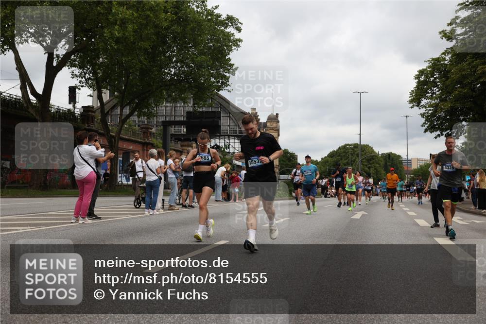 29.06.2025 - hella hamburg halbmarathon Yannick Fuchs http://msf.ph/oto/8154555 29.06.2025 10:57:53 20KM 1254, 1334, 1464, 2685, 4328, 5384, 7042, 7290, 7907, 8561, 9191, 10705, 11149, 11657, 11771, 12315, 12316, 12662, 13171, 13542, 13841, 14135, 14493, 15093, 15532, 15897, 16424, 16426, 16639, 16995, 17061, 17071, 17112, 17150, 17437, 17685, 17686, 17730, 18395, 18581, 18717 meine-sportfotos.de