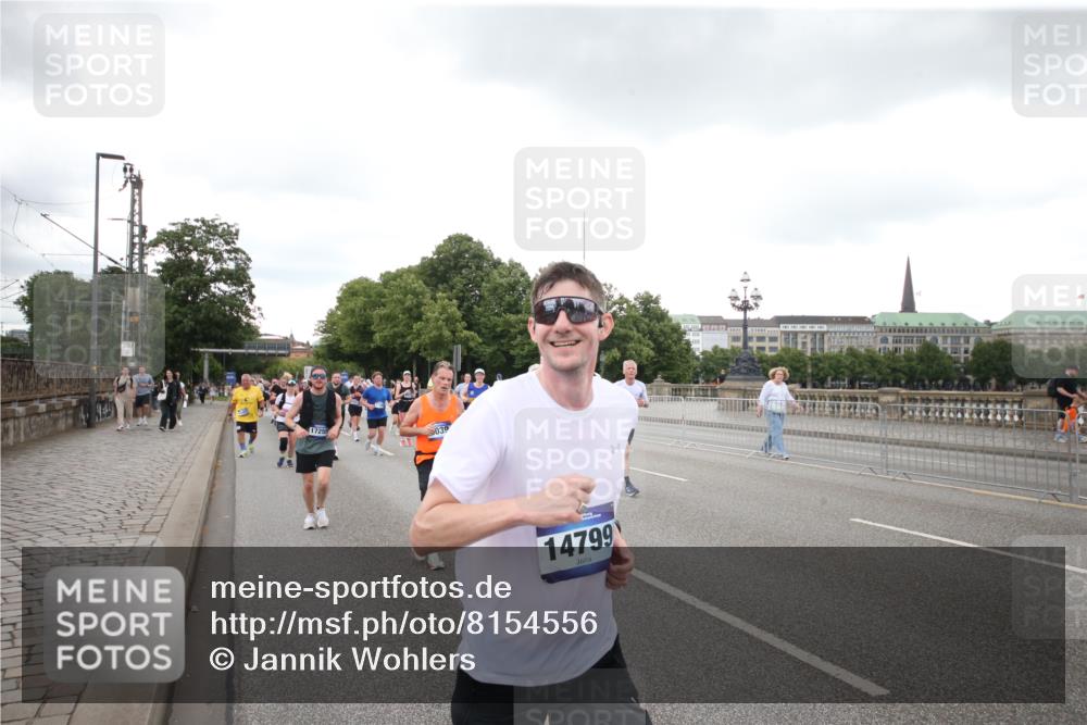 29.06.2025 - hella hamburg halbmarathon Jannik Wohlers http://msf.ph/oto/8154556 29.06.2025 10:53:28 Lombardsbrücke 1017, 1687, 1744, 1753, 1789, 2079, 2372, 2854, 3055, 3079, 3249, 3557, 4801, 5430, 5856, 5898, 5964, 6039, 6192, 6273, 7039, 7614, 8924, 9503, 9531, 9572, 9771, 11390, 11472, 11493, 12283, 12611, 13034, 13316, 13350, 13368, 14596, 14665, 14799, 15047, 15191, 15290, 15292, 15821, 15822, 16313, 16748, 16930, 17255, 17309, 18059, 18348, 18365, 18902, 19019 meine-sportfotos.de