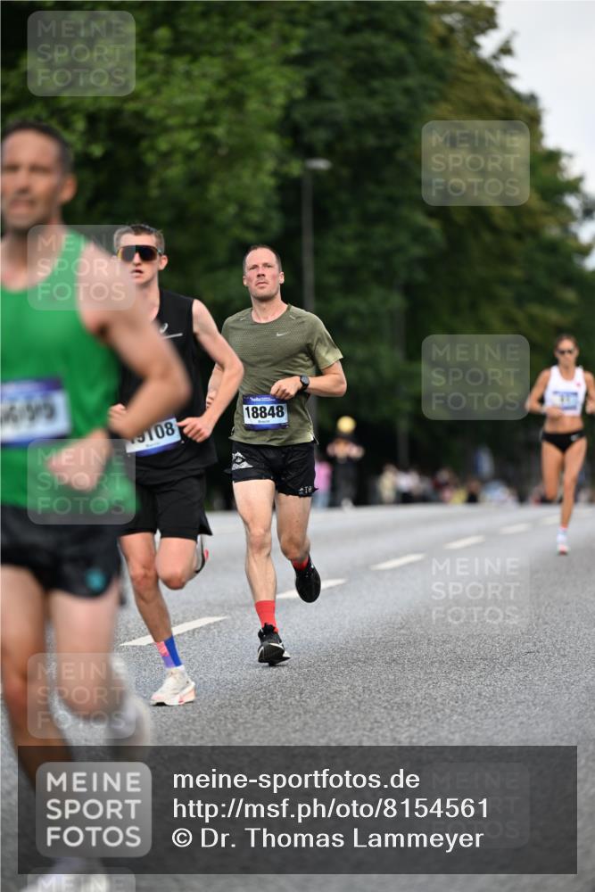 29.06.2025 - hella hamburg halbmarathon Dr. Thomas Lammeyer http://msf.ph/oto/8154561 29.06.2025 09:42:38 Kennedybrücke 51, 6380, 6699, 11342 meine-sportfotos.de