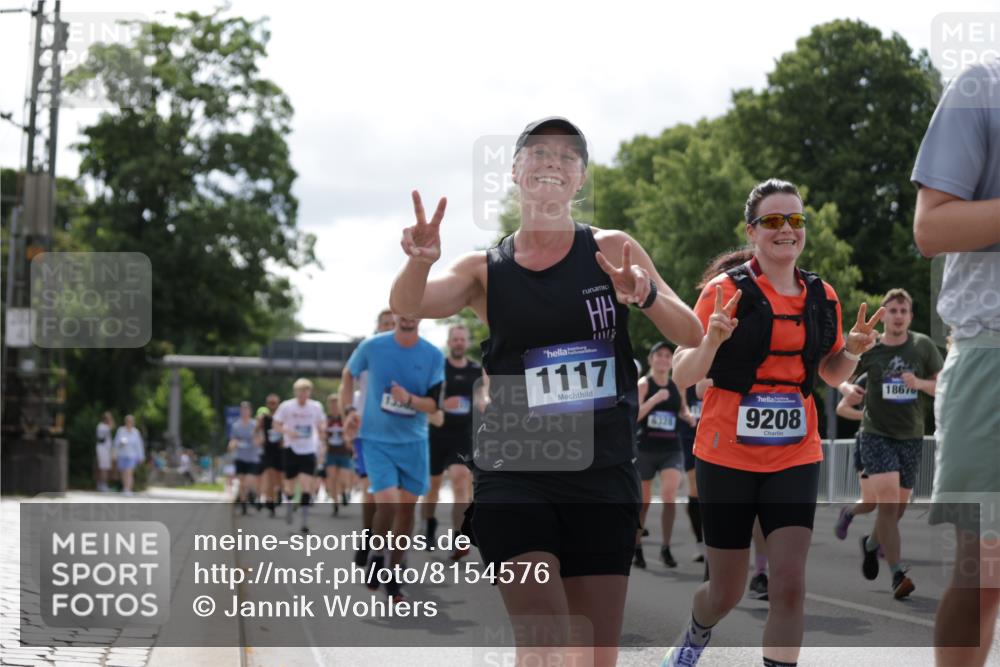 29.06.2025 - hella hamburg halbmarathon Jannik Wohlers http://msf.ph/oto/8154576 29.06.2025 10:16:25 Lombardsbrücke 1117, 1240, 1403, 1602, 1825, 2912, 3088, 3176, 3450, 5036, 5037, 6328, 6742, 6941, 6948, 7114, 7115, 7360, 7924, 7928, 8317, 8513, 8619, 8857, 9091, 9208, 9332, 9492, 9676, 9891, 10232, 10314, 10317, 10320, 10926, 11236, 11335, 11410, 11428, 11442, 12230, 12252, 12289, 12297, 12417, 12640, 12872, 13114, 13206, 13365, 13851, 13859, 14219, 14646, 15381, 15564, 15613, 15658, 15713, 15861, 16376, 16459, 16709, 16856, 17449, 17527, 17604, 17845, 17857, 18245 meine-sportfotos.de