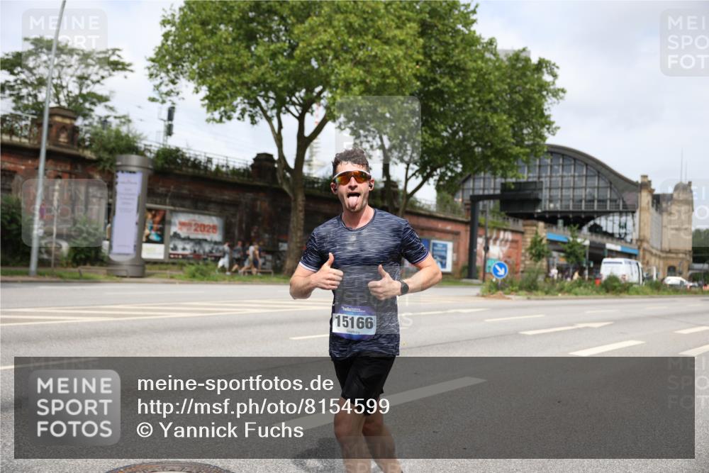 29.06.2025 - hella hamburg halbmarathon Yannick Fuchs http://msf.ph/oto/8154599 29.06.2025 10:13:50 20KM 14932, 15166, 19072 meine-sportfotos.de