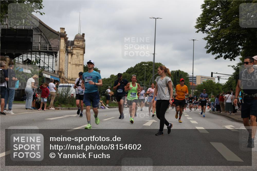 29.06.2025 - hella hamburg halbmarathon Yannick Fuchs http://msf.ph/oto/8154602 29.06.2025 10:57:55 20KM 1254, 1334, 1464, 2685, 2810, 4328, 5384, 7042, 7290, 7907, 8561, 9191, 10705, 11149, 11657, 11771, 12315, 12316, 12662, 13171, 13503, 13542, 13841, 14135, 14493, 15093, 15532, 15897, 16424, 16426, 16995, 17061, 17112, 17150, 17437, 17533, 17685, 17686, 17730, 18395, 18581, 18717 meine-sportfotos.de