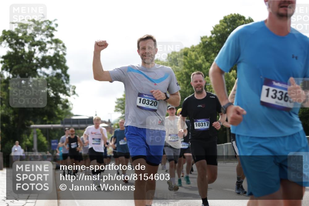 29.06.2025 - hella hamburg halbmarathon Jannik Wohlers http://msf.ph/oto/8154603 29.06.2025 10:16:27 Lombardsbrücke 1117, 1240, 1331, 1403, 1602, 2225, 3088, 3176, 3450, 5036, 5037, 6328, 6742, 6941, 6948, 7114, 7115, 7257, 7360, 7376, 7924, 7928, 8263, 8317, 8513, 8619, 9091, 9208, 9332, 9492, 9676, 9891, 10165, 10232, 10314, 10317, 10320, 10926, 11335, 11410, 11428, 11442, 12230, 12252, 12289, 12297, 12417, 12640, 13114, 13206, 13365, 13851, 14219, 14597, 14646, 15381, 15564, 15613, 15658, 15713, 15861, 16376, 16459, 16709, 16856, 17449, 17527, 17604, 17845, 17857, 18245 meine-sportfotos.de
