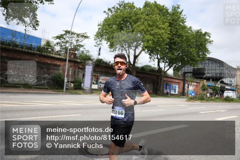 29.06.2025 - hella hamburg halbmarathon Yannick Fuchs http://msf.ph/oto/8154617 29.06.2025 10:13:50 20KM 14932, 15166, 19072 meine-sportfotos.de