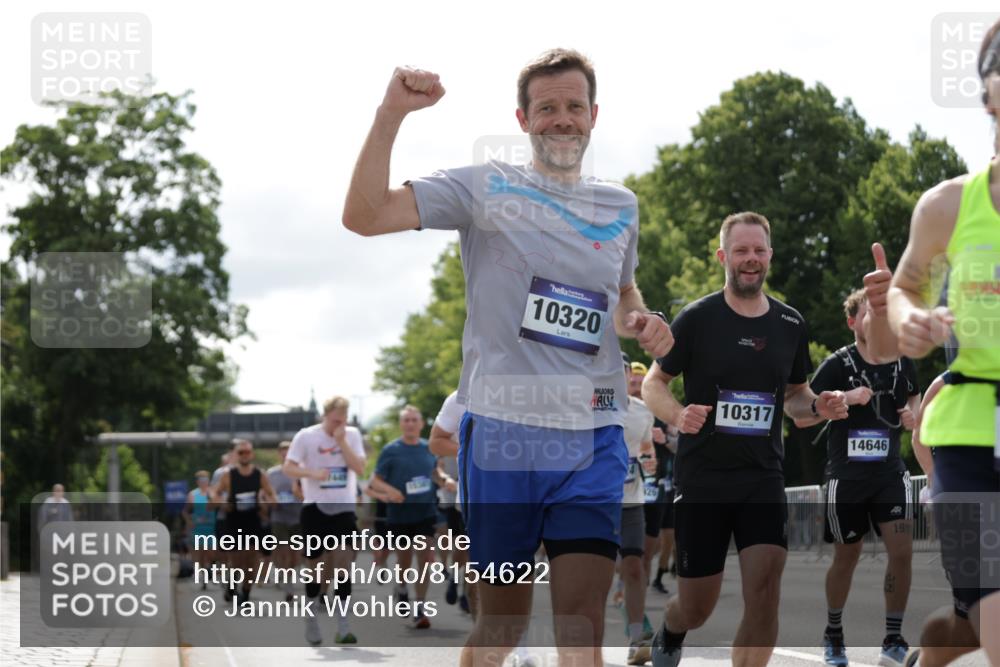 29.06.2025 - hella hamburg halbmarathon Jannik Wohlers http://msf.ph/oto/8154622 29.06.2025 10:16:28 Lombardsbrücke 1117, 1240, 1331, 1403, 1553, 1602, 2225, 3088, 3176, 3450, 5036, 5037, 6328, 6742, 6941, 6948, 7114, 7115, 7257, 7345, 7360, 7376, 7924, 7928, 8263, 8513, 8619, 9091, 9208, 9332, 9492, 9676, 9891, 10165, 10232, 10314, 10317, 10320, 10926, 11335, 11410, 11428, 11442, 12043, 12252, 12289, 12297, 12417, 12640, 13114, 13206, 13365, 13851, 14597, 14646, 15381, 15564, 15613, 15658, 15713, 15861, 16376, 16447, 16459, 16709, 16856, 17449, 17527, 17604, 17845, 17857, 18245 meine-sportfotos.de