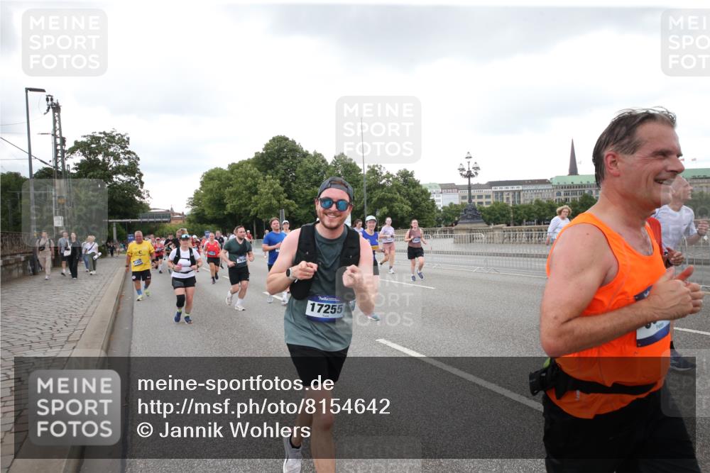29.06.2025 - hella hamburg halbmarathon Jannik Wohlers http://msf.ph/oto/8154642 29.06.2025 10:53:30 Lombardsbrücke 1017, 1263, 1687, 1744, 1753, 1789, 2079, 2372, 2854, 3055, 3079, 3249, 3465, 3467, 3557, 4801, 5430, 5856, 5898, 5964, 6039, 6192, 6273, 6583, 7039, 7614, 8924, 9503, 9572, 9771, 11390, 11472, 11493, 11769, 12283, 12611, 13034, 13316, 13350, 13368, 14171, 14596, 14665, 14799, 15047, 15191, 15290, 15791, 16313, 16748, 16930, 17255, 17309, 17622, 18348, 18365, 18902, 19019 meine-sportfotos.de