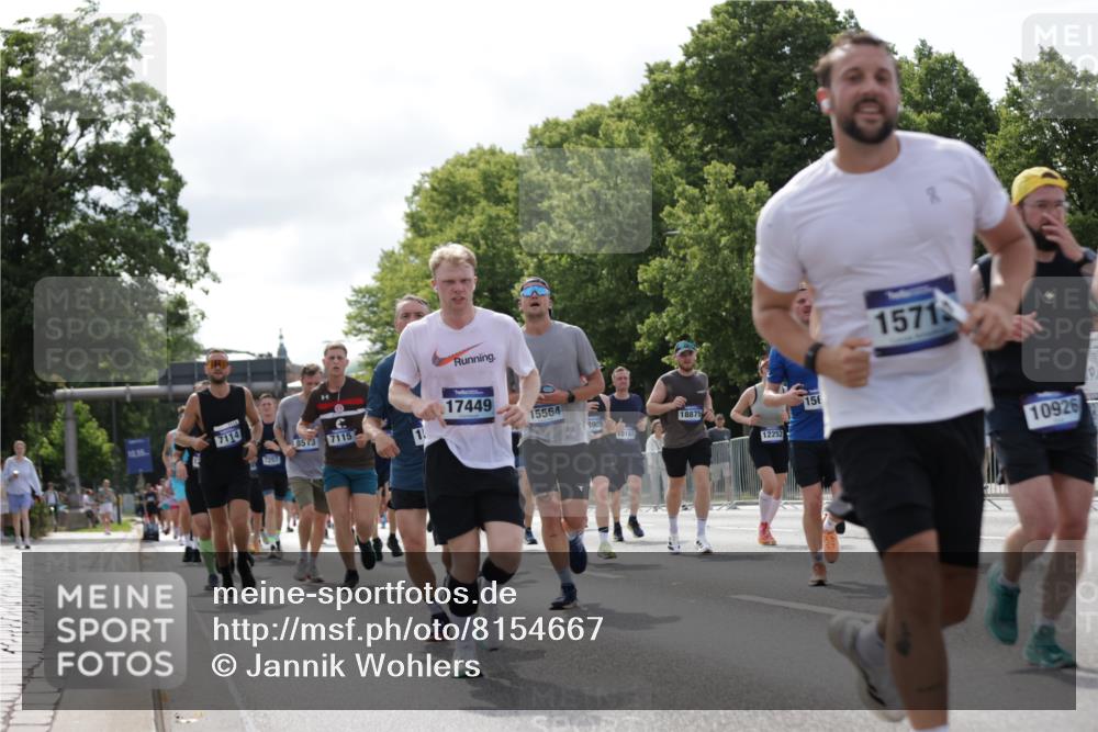 29.06.2025 - hella hamburg halbmarathon Jannik Wohlers http://msf.ph/oto/8154667 29.06.2025 10:16:30 Lombardsbrücke 1117, 1240, 1331, 1403, 1553, 1602, 2225, 3088, 3176, 3450, 3622, 5036, 5037, 6328, 6742, 6941, 6948, 7114, 7115, 7257, 7345, 7360, 7376, 7924, 7928, 8263, 8513, 8619, 9091, 9208, 9332, 9492, 9891, 10165, 10314, 10317, 10320, 10735, 10926, 11335, 11410, 11428, 11442, 12043, 12252, 12289, 12297, 12640, 13114, 13206, 13365, 13851, 14597, 14646, 15381, 15564, 15613, 15658, 15713, 15861, 16376, 16447, 16459, 16709, 17449, 17527, 17604, 17661, 17845, 17857, 18245 meine-sportfotos.de