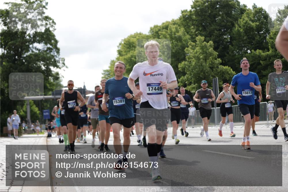 29.06.2025 - hella hamburg halbmarathon Jannik Wohlers http://msf.ph/oto/8154673 29.06.2025 10:16:30 Lombardsbrücke 1117, 1240, 1331, 1403, 1553, 1602, 2225, 3088, 3176, 3450, 3622, 5036, 5037, 6328, 6742, 6941, 6948, 7114, 7115, 7257, 7345, 7360, 7376, 7924, 7928, 8263, 8513, 8619, 9091, 9208, 9332, 9492, 9891, 10165, 10314, 10317, 10320, 10735, 10926, 11335, 11410, 11428, 11442, 12043, 12252, 12289, 12297, 12640, 13114, 13206, 13365, 13851, 14597, 14646, 15381, 15564, 15613, 15658, 15713, 15861, 16376, 16447, 16459, 16709, 17449, 17527, 17604, 17661, 17845, 17857, 18245 meine-sportfotos.de