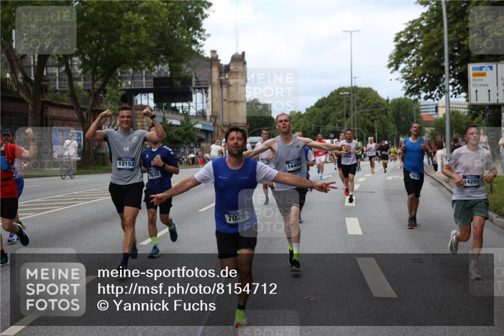 29.06.2025 - hella hamburg halbmarathon Yannick Fuchs http://msf.ph/oto/8154712 29.06.2025 10:37:56 20KM 3109, 3116, 3124, 3146, 3437, 3697, 3928, 4080, 4318, 5506, 6495, 7026, 7093, 7185, 7451, 7508, 7635, 8664, 9114, 10237, 10246, 10493, 11648, 11778, 11848, 12153, 12327, 12623, 12657, 12776, 13348, 13398, 13897, 14201, 14210, 14484, 14690, 14849, 15383, 15932, 16105, 16314, 16338, 16648, 16997, 17391, 17403, 17516, 18449, 18678, 18775, 19009, 19038, 19051, 19090, 19229 meine-sportfotos.de