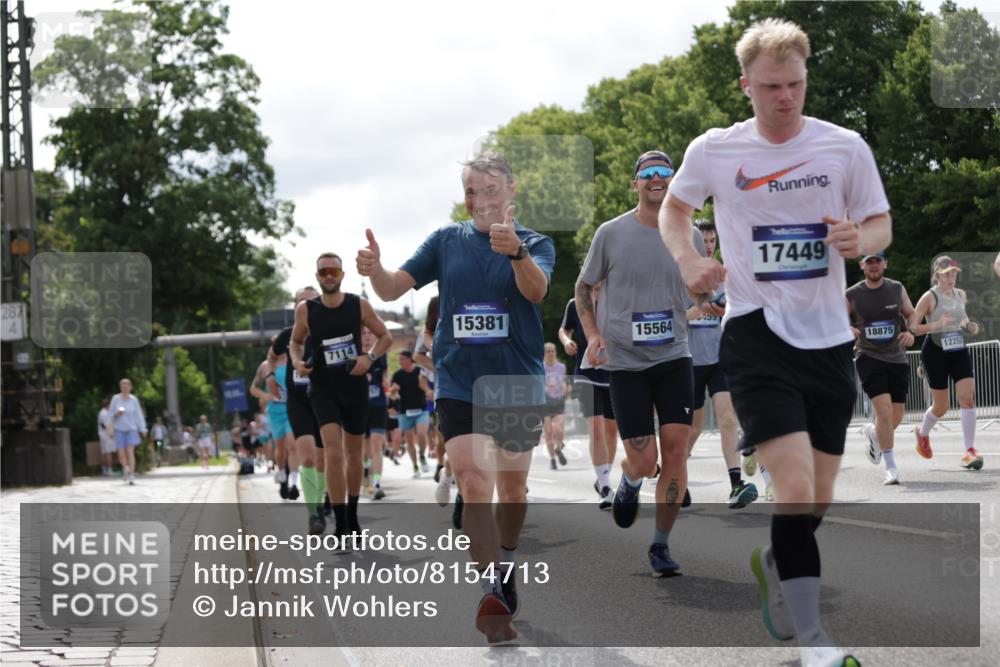 29.06.2025 - hella hamburg halbmarathon Jannik Wohlers http://msf.ph/oto/8154713 29.06.2025 10:16:31 Lombardsbrücke 1117, 1240, 1331, 1348, 1403, 1553, 1602, 2225, 3088, 3450, 3622, 6328, 6742, 6941, 6948, 7114, 7115, 7257, 7345, 7360, 7376, 7924, 7928, 8263, 8513, 8619, 9091, 9208, 9332, 9492, 9891, 10165, 10314, 10317, 10320, 10735, 10926, 11335, 11410, 11428, 11442, 12043, 12252, 12289, 12297, 12640, 13206, 13365, 13851, 14597, 14646, 15381, 15564, 15613, 15658, 15713, 15861, 16376, 16447, 16459, 16709, 17449, 17527, 17604, 17661, 17845, 17857, 18245 meine-sportfotos.de