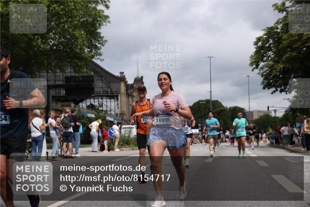 29.06.2025 - hella hamburg halbmarathon Yannick Fuchs http://msf.ph/oto/8154717 29.06.2025 10:58:00 20KM 1254, 1334, 1464, 2685, 2810, 4328, 5384, 7042, 7290, 7907, 8561, 9191, 11149, 12479, 12662, 13503, 13542, 13841, 14225, 15093, 15532, 15797, 15897, 16424, 16995, 17061, 17112, 17150, 17533, 17685, 17686, 17730, 18395, 18581, 18717 meine-sportfotos.de