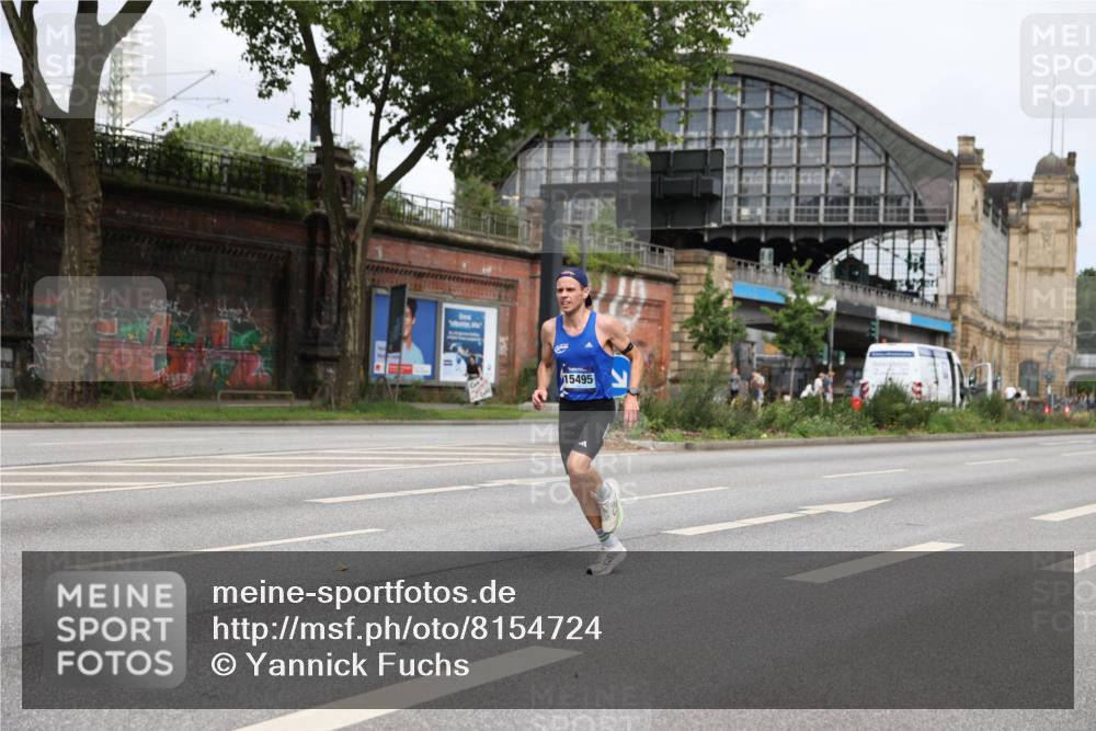 29.06.2025 - hella hamburg halbmarathon Yannick Fuchs http://msf.ph/oto/8154724 29.06.2025 10:14:24 20KM 53, 6380, 11342, 15495 meine-sportfotos.de