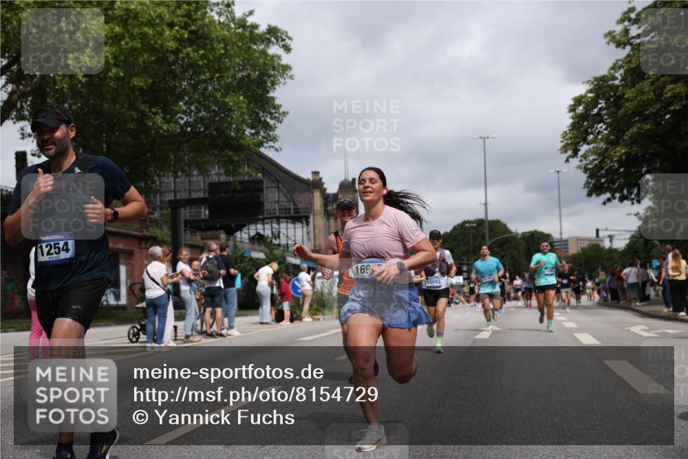 29.06.2025 - hella hamburg halbmarathon Yannick Fuchs http://msf.ph/oto/8154729 29.06.2025 10:58:00 20KM 1254, 1334, 1464, 2685, 2810, 4328, 5384, 7042, 7290, 7907, 8561, 9191, 11149, 12479, 12662, 13503, 13542, 13841, 14225, 15093, 15532, 15797, 15897, 16424, 16995, 17061, 17112, 17150, 17533, 17685, 17686, 17730, 18395, 18581, 18717 meine-sportfotos.de