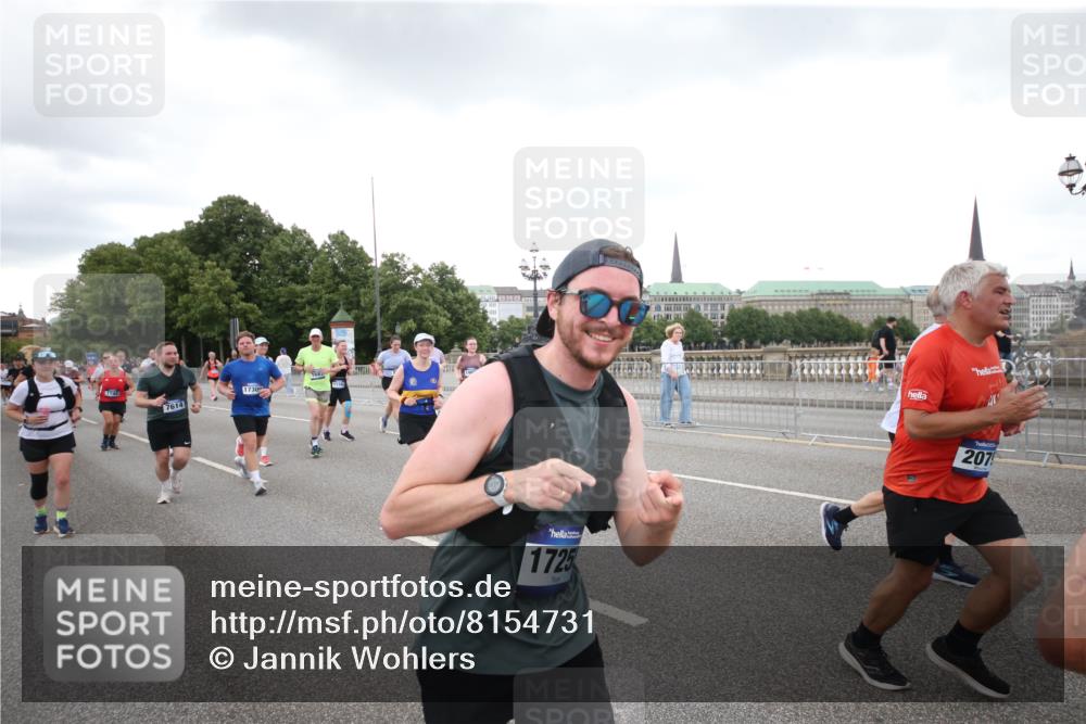 29.06.2025 - hella hamburg halbmarathon Jannik Wohlers http://msf.ph/oto/8154731 29.06.2025 10:53:30 Lombardsbrücke 1017, 1263, 1687, 1744, 1753, 1789, 2079, 2372, 2854, 3055, 3079, 3249, 3465, 3467, 3557, 4801, 5430, 5856, 5898, 5964, 6039, 6192, 6273, 6583, 7039, 7614, 8924, 9503, 9572, 9771, 11390, 11472, 11493, 11769, 12283, 12611, 13034, 13316, 13350, 13368, 14171, 14596, 14665, 14799, 15047, 15191, 15290, 15791, 16313, 16748, 16930, 17255, 17309, 17622, 18348, 18365, 18902, 19019 meine-sportfotos.de
