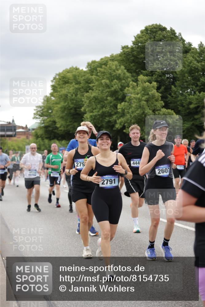 29.06.2025 - hella hamburg halbmarathon Jannik Wohlers http://msf.ph/oto/8154735 29.06.2025 11:00:38 Lombardsbrücke 1181, 2607, 2791, 2799, 2825, 2939, 3487, 3489, 3671, 4054, 4440, 4457, 4513, 4576, 4717, 4776, 4840, 4911, 4926, 5189, 5897, 6378, 6401, 6538, 7700, 7701, 7738, 8518, 8535, 8882, 9184, 9422, 9609, 9662, 9666, 10023, 10102, 10250, 10463, 10543, 10638, 10761, 10941, 11016, 11051, 12181, 12257, 12511, 12587, 12914, 13136, 13166, 13628, 13768, 14049, 14231, 14271, 14498, 14565, 14566, 14708, 14931, 15340, 15341, 15648, 15649, 17257, 17963, 18138, 18140 meine-sportfotos.de