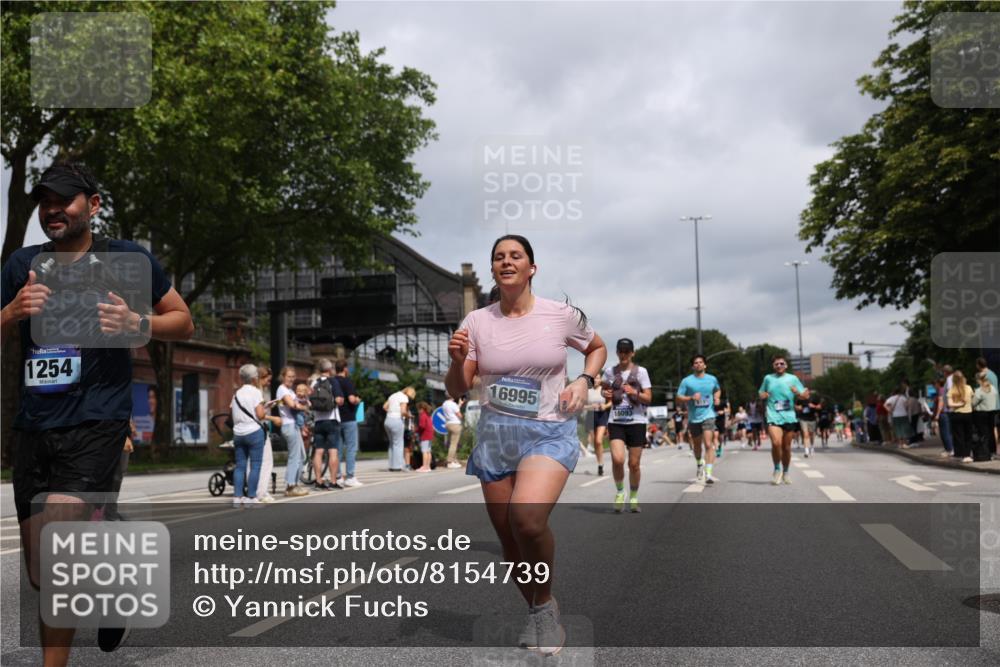 29.06.2025 - hella hamburg halbmarathon Yannick Fuchs http://msf.ph/oto/8154739 29.06.2025 10:58:00 20KM 1254, 1334, 1464, 2685, 2810, 4328, 5384, 7042, 7290, 7907, 8561, 9191, 11149, 12479, 12662, 13503, 13542, 13841, 14225, 15093, 15532, 15797, 15897, 16424, 16995, 17061, 17112, 17150, 17533, 17685, 17686, 17730, 18395, 18581, 18717 meine-sportfotos.de