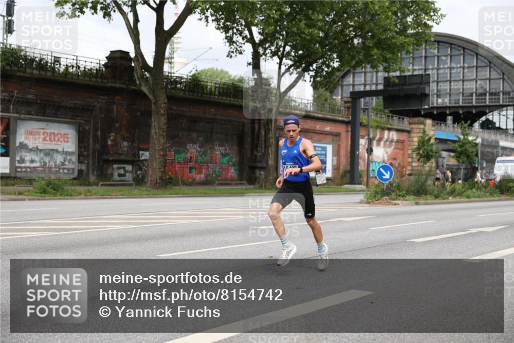 29.06.2025 - hella hamburg halbmarathon Yannick Fuchs http://msf.ph/oto/8154742 29.06.2025 10:14:24 20KM 53, 6380, 11342, 15495 meine-sportfotos.de