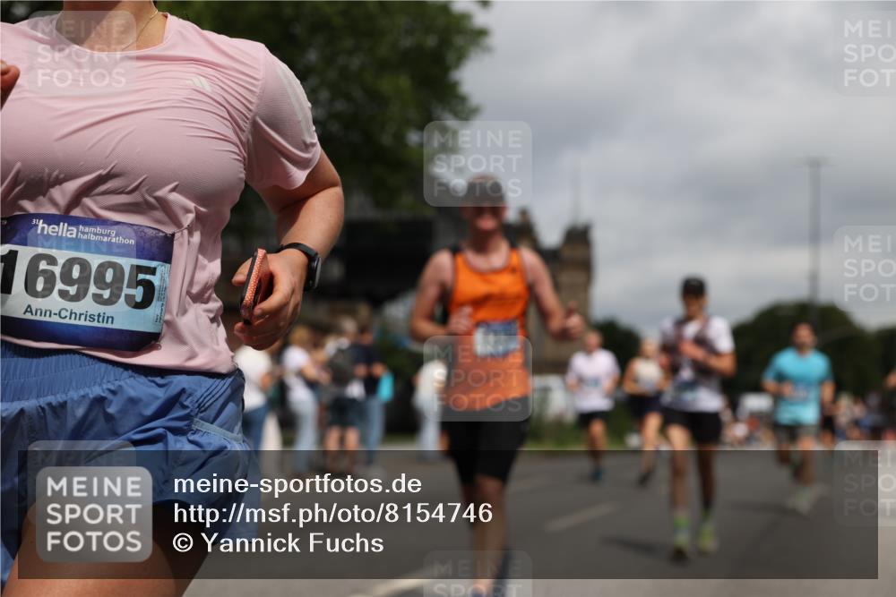 29.06.2025 - hella hamburg halbmarathon Yannick Fuchs http://msf.ph/oto/8154746 29.06.2025 10:58:01 20KM 1254, 1334, 1464, 2685, 2810, 4328, 7042, 7290, 7907, 8561, 8890, 9191, 11149, 12479, 12662, 13503, 13542, 13841, 14225, 14970, 15093, 15532, 15797, 15897, 16424, 16995, 17061, 17112, 17150, 17533, 17685, 17686, 17730, 18395, 18581, 18717 meine-sportfotos.de