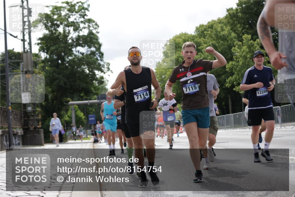 29.06.2025 - hella hamburg halbmarathon Jannik Wohlers http://msf.ph/oto/8154754 29.06.2025 10:16:33 Lombardsbrücke 1117, 1137, 1240, 1331, 1348, 1403, 1553, 1602, 2225, 3088, 3450, 3622, 6328, 6742, 6941, 6948, 7114, 7115, 7257, 7345, 7360, 7376, 7924, 7928, 8263, 8513, 8619, 9091, 9208, 9492, 9647, 9891, 10165, 10314, 10317, 10320, 10735, 10926, 11410, 12043, 12252, 12289, 12297, 12640, 13206, 13365, 13605, 13851, 14597, 14646, 15381, 15564, 15613, 15713, 16447, 16459, 16704, 16709, 17010, 17449, 17527, 17661, 17741, 17845, 18245 meine-sportfotos.de