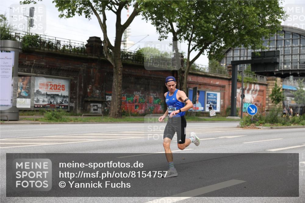 29.06.2025 - hella hamburg halbmarathon Yannick Fuchs http://msf.ph/oto/8154757 29.06.2025 10:14:24 20KM 53, 6380, 11342, 15495 meine-sportfotos.de
