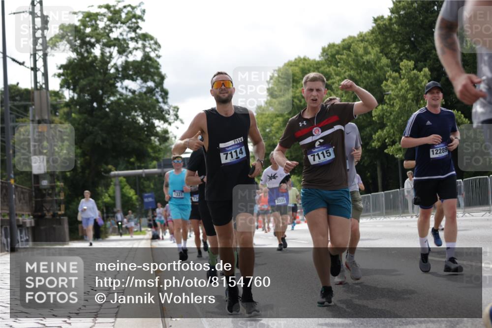 29.06.2025 - hella hamburg halbmarathon Jannik Wohlers http://msf.ph/oto/8154760 29.06.2025 10:16:33 Lombardsbrücke 1117, 1137, 1240, 1331, 1348, 1403, 1553, 1602, 2225, 3088, 3450, 3622, 6328, 6742, 6941, 6948, 7114, 7115, 7257, 7345, 7360, 7376, 7924, 7928, 8263, 8513, 8619, 9091, 9208, 9492, 9647, 9891, 10165, 10314, 10317, 10320, 10735, 10926, 11410, 12043, 12252, 12289, 12297, 12640, 13206, 13365, 13605, 13851, 14597, 14646, 15381, 15564, 15613, 15713, 16447, 16459, 16704, 16709, 17010, 17449, 17527, 17661, 17741, 17845, 18245 meine-sportfotos.de