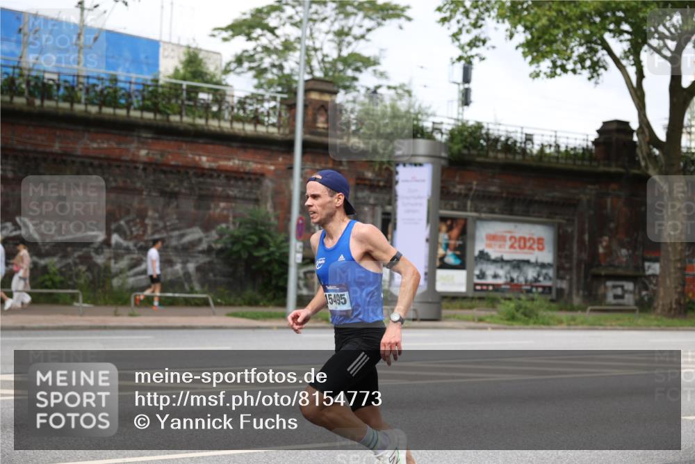 29.06.2025 - hella hamburg halbmarathon Yannick Fuchs http://msf.ph/oto/8154773 29.06.2025 10:14:25 20KM 53, 6380, 11342, 15495 meine-sportfotos.de