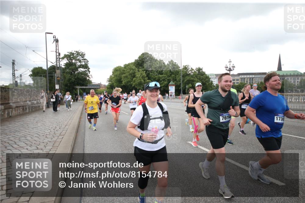 29.06.2025 - hella hamburg halbmarathon Jannik Wohlers http://msf.ph/oto/8154784 29.06.2025 10:53:32 Lombardsbrücke 1017, 1263, 1687, 1744, 1753, 1789, 2079, 2372, 2854, 3055, 3079, 3249, 3465, 3467, 3557, 4801, 4838, 5430, 5856, 5898, 5964, 6039, 6192, 6273, 6583, 7614, 8924, 9138, 9503, 9572, 11390, 11472, 11769, 12283, 12611, 13034, 13350, 13368, 14171, 14596, 14665, 14799, 15047, 15191, 15290, 15791, 16313, 16748, 16930, 17255, 17309, 17487, 17622, 18348, 18365, 18904, 19019 meine-sportfotos.de