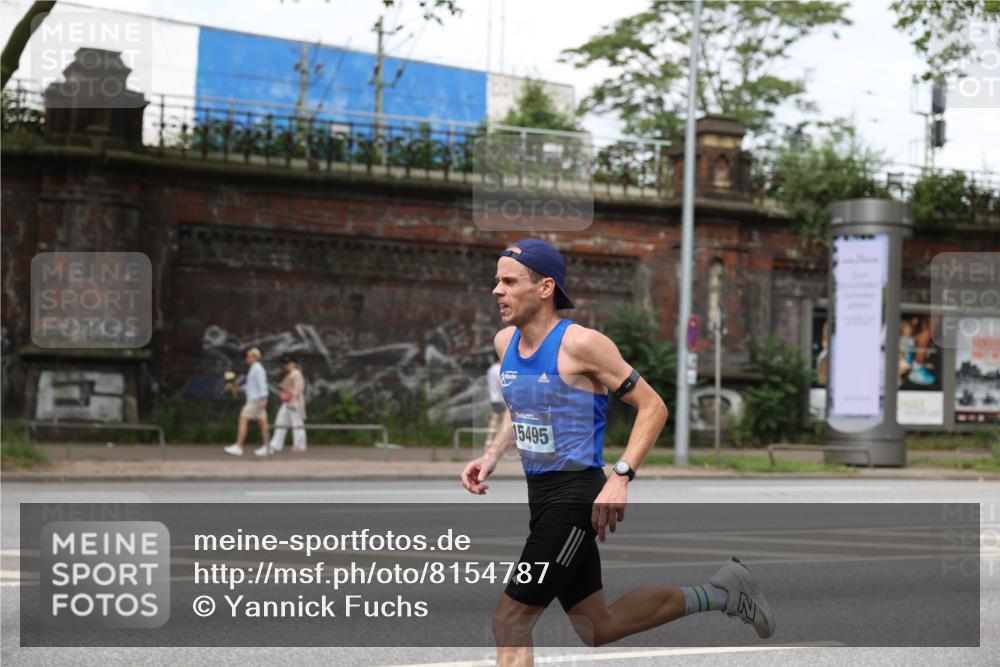29.06.2025 - hella hamburg halbmarathon Yannick Fuchs http://msf.ph/oto/8154787 29.06.2025 10:14:25 20KM 53, 6380, 11342, 15495 meine-sportfotos.de