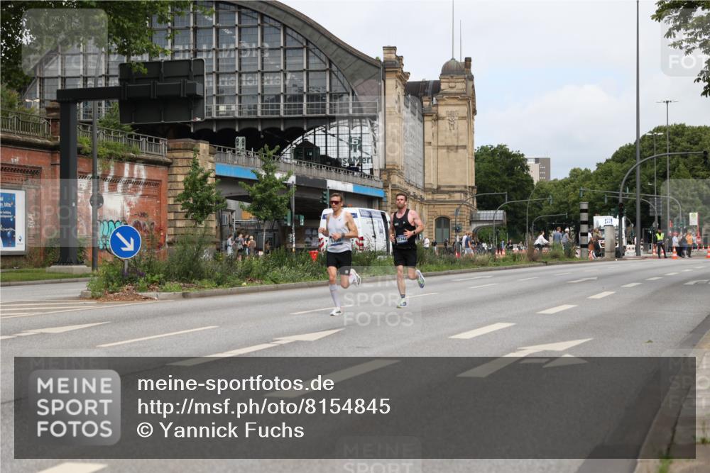 29.06.2025 - hella hamburg halbmarathon Yannick Fuchs http://msf.ph/oto/8154845 29.06.2025 10:14:32 20KM 53, 2144, 6380, 11342 meine-sportfotos.de