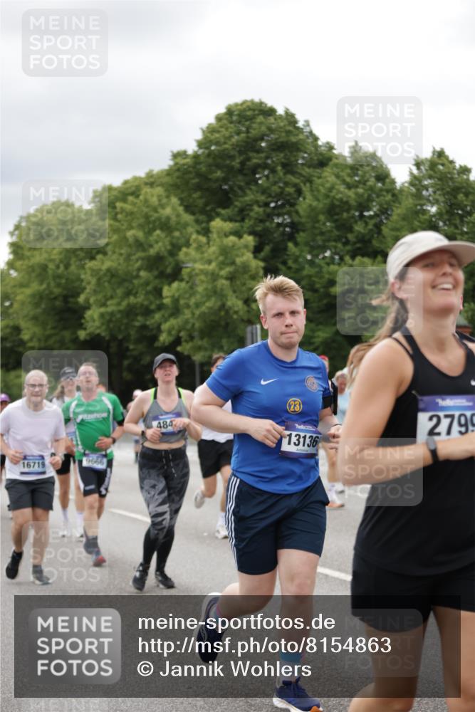 29.06.2025 - hella hamburg halbmarathon Jannik Wohlers http://msf.ph/oto/8154863 29.06.2025 11:00:40 Lombardsbrücke 1181, 2266, 2607, 2791, 2799, 2825, 2939, 3487, 3489, 3671, 4054, 4440, 4457, 4513, 4576, 4717, 4776, 4840, 5189, 5897, 6378, 6401, 6538, 7024, 7700, 7701, 7738, 8518, 8535, 8882, 9184, 9422, 9609, 9662, 9666, 10023, 10102, 10250, 10463, 10543, 10638, 10761, 10941, 11016, 11051, 11810, 12181, 12257, 12511, 12587, 12914, 13136, 13166, 13550, 13628, 13768, 14049, 14231, 14271, 14498, 14565, 14566, 14708, 14931, 15340, 15341, 15648, 15649, 17257 meine-sportfotos.de