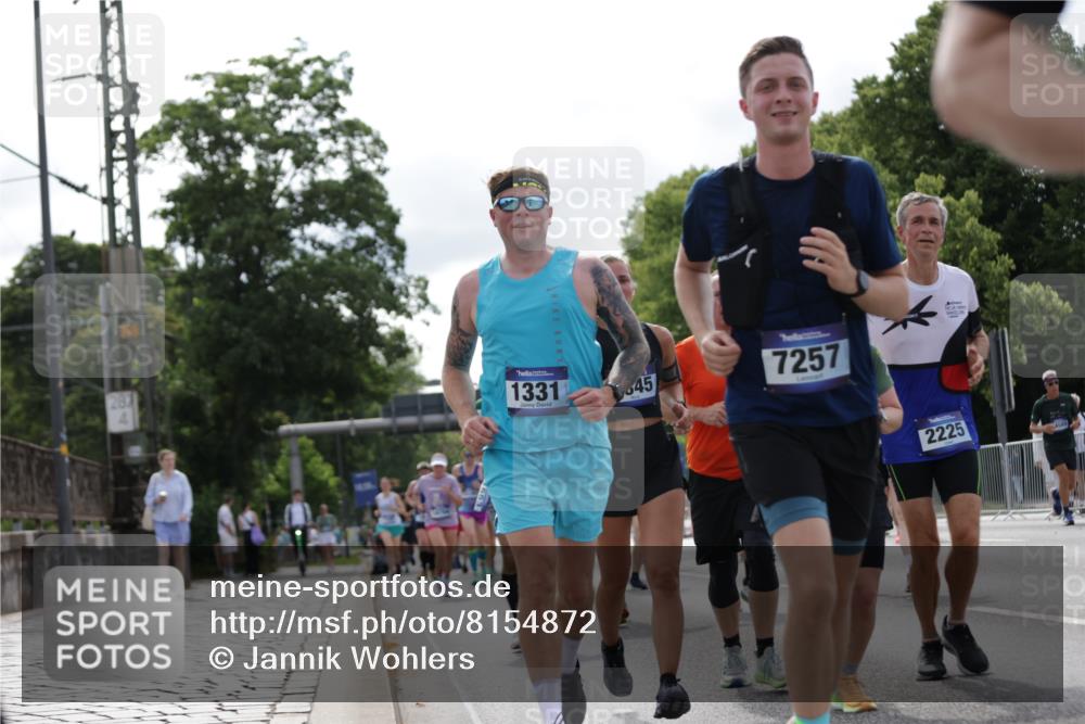 29.06.2025 - hella hamburg halbmarathon Jannik Wohlers http://msf.ph/oto/8154872 29.06.2025 10:16:36 Lombardsbrücke 1117, 1137, 1240, 1298, 1331, 1348, 1403, 1553, 1602, 2225, 2908, 3210, 3450, 3622, 5929, 5930, 5995, 6328, 6948, 7114, 7115, 7257, 7345, 7360, 7376, 7924, 7928, 8263, 8513, 8983, 9208, 9647, 9891, 10165, 10314, 10317, 10320, 10735, 10926, 11410, 12043, 12252, 12289, 12640, 13206, 13365, 13605, 14597, 14646, 15140, 15381, 15564, 15613, 15713, 16447, 16459, 16704, 16709, 17010, 17449, 17527, 17661, 17741, 17984, 18245, 18571 meine-sportfotos.de