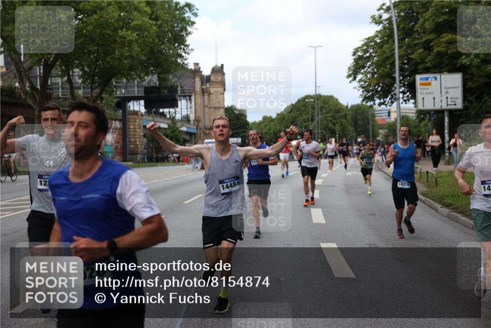29.06.2025 - hella hamburg halbmarathon Yannick Fuchs http://msf.ph/oto/8154874 29.06.2025 10:37:57 20KM 3109, 3116, 3124, 3146, 3437, 3697, 3928, 4080, 5506, 6495, 7026, 7093, 7185, 7451, 7508, 7635, 8664, 9043, 9114, 9931, 10237, 10246, 10493, 11648, 11778, 11848, 12153, 12327, 12623, 12657, 12776, 13348, 13398, 13897, 14201, 14210, 14484, 14690, 14849, 15383, 15932, 16105, 16314, 16338, 16648, 16720, 16997, 17391, 17403, 17516, 18449, 18678, 18775, 19038, 19051, 19090, 19229 meine-sportfotos.de