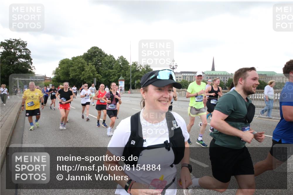 29.06.2025 - hella hamburg halbmarathon Jannik Wohlers http://msf.ph/oto/8154884 29.06.2025 10:53:33 Lombardsbrücke 1017, 1263, 1687, 1744, 1753, 1789, 2079, 2372, 2854, 3055, 3079, 3249, 3465, 3467, 3557, 4323, 4685, 4801, 4838, 5430, 5804, 5898, 5964, 6039, 6192, 6273, 6468, 6583, 6988, 7614, 8924, 9138, 9503, 9572, 11390, 11472, 11769, 12283, 12611, 13034, 13350, 13368, 14171, 14596, 14665, 14799, 15047, 15191, 15290, 15791, 16313, 16748, 16930, 17255, 17309, 17487, 17622, 18348, 18365, 18904, 19019 meine-sportfotos.de