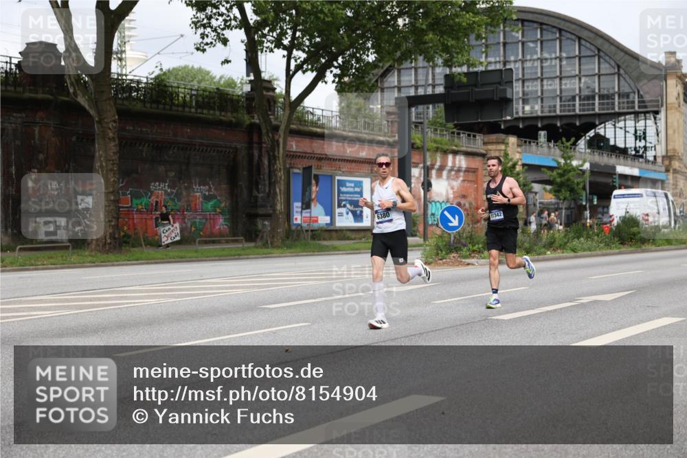 29.06.2025 - hella hamburg halbmarathon Yannick Fuchs http://msf.ph/oto/8154904 29.06.2025 10:14:34 20KM 53, 2144, 6380, 11342 meine-sportfotos.de