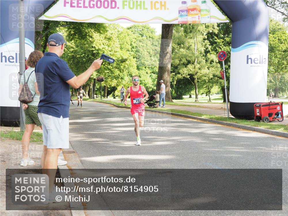 29.06.2025 - hella hamburg halbmarathon MichiJ http://msf.ph/oto/8154905 29.06.2025 09:57:19 Zwischen KM18-KM19  meine-sportfotos.de