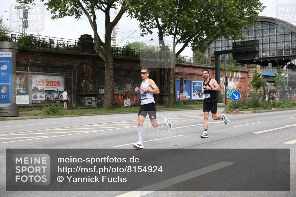 29.06.2025 - hella hamburg halbmarathon Yannick Fuchs http://msf.ph/oto/8154924 29.06.2025 10:14:34 20KM 53, 2144, 6380, 11342 meine-sportfotos.de