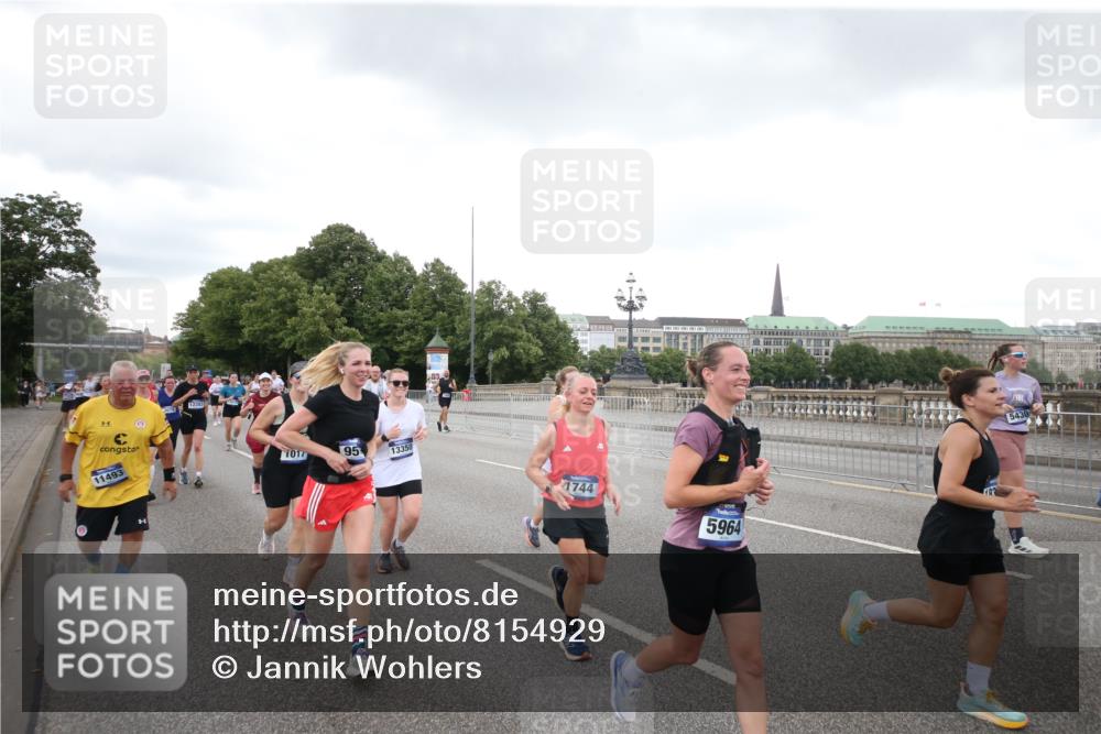 29.06.2025 - hella hamburg halbmarathon Jannik Wohlers http://msf.ph/oto/8154929 29.06.2025 10:53:34 Lombardsbrücke 1017, 1263, 1687, 1744, 1753, 1789, 2079, 2372, 2600, 2761, 2854, 3055, 3079, 3249, 3465, 3467, 3557, 4323, 4685, 4838, 5430, 5804, 5898, 5964, 6039, 6192, 6273, 6468, 6583, 6988, 7614, 8924, 9138, 9503, 9572, 11390, 11472, 11769, 11830, 12283, 12611, 13034, 13350, 13368, 14171, 14596, 14665, 14799, 15047, 15191, 15290, 15791, 16313, 16691, 16748, 16930, 17255, 17309, 17487, 17622, 18348, 18365, 18904, 19019 meine-sportfotos.de