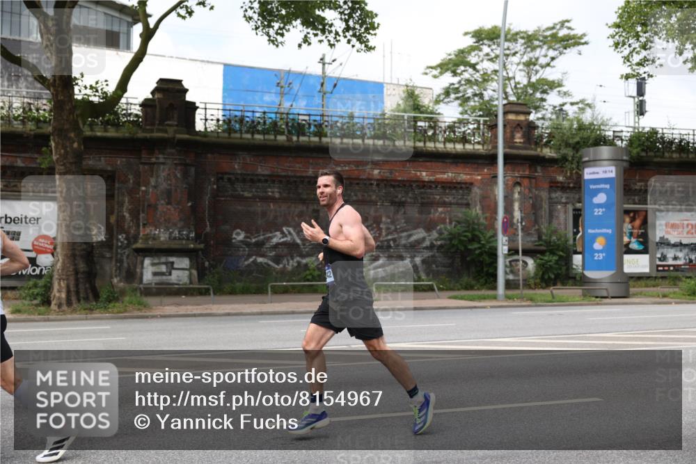 29.06.2025 - hella hamburg halbmarathon Yannick Fuchs http://msf.ph/oto/8154967 29.06.2025 10:14:36 20KM 53, 2144, 6380, 11342 meine-sportfotos.de