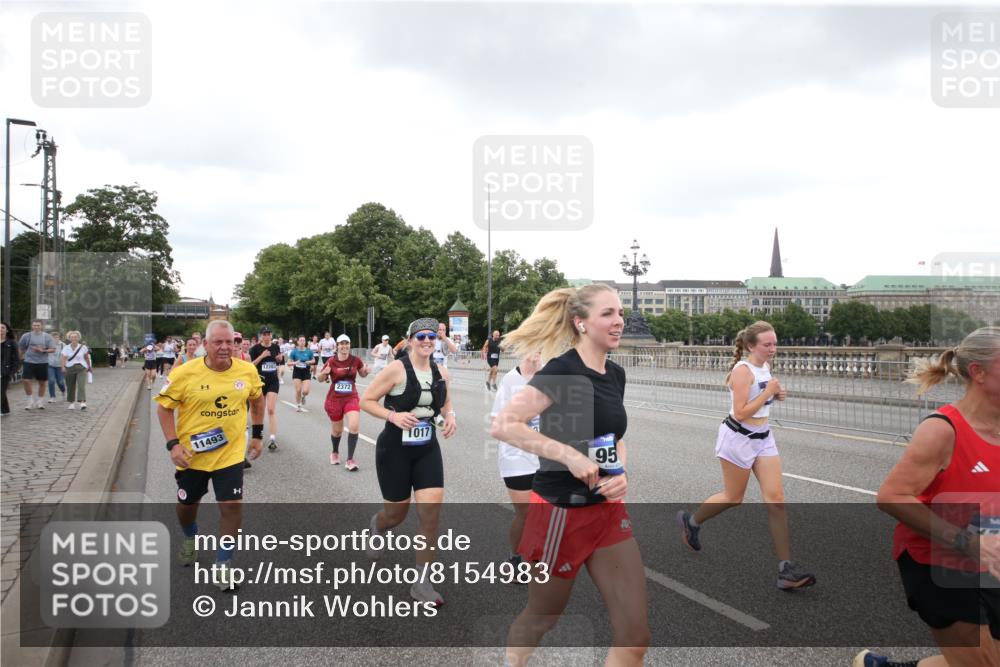29.06.2025 - hella hamburg halbmarathon Jannik Wohlers http://msf.ph/oto/8154983 29.06.2025 10:53:35 Lombardsbrücke 1017, 1263, 1687, 1744, 1753, 1789, 2079, 2372, 2600, 2761, 2854, 3055, 3079, 3187, 3188, 3249, 3465, 3467, 3557, 4323, 4685, 4838, 5430, 5804, 5898, 5964, 6039, 6192, 6468, 6583, 6988, 7614, 8924, 9138, 9503, 9572, 11390, 11472, 11769, 11830, 12283, 12429, 12611, 13034, 13350, 13368, 13850, 14171, 14596, 14665, 14799, 15047, 15191, 15791, 16313, 16691, 16748, 16888, 16930, 17255, 17309, 17487, 17622, 18348, 18365, 18904, 19019 meine-sportfotos.de