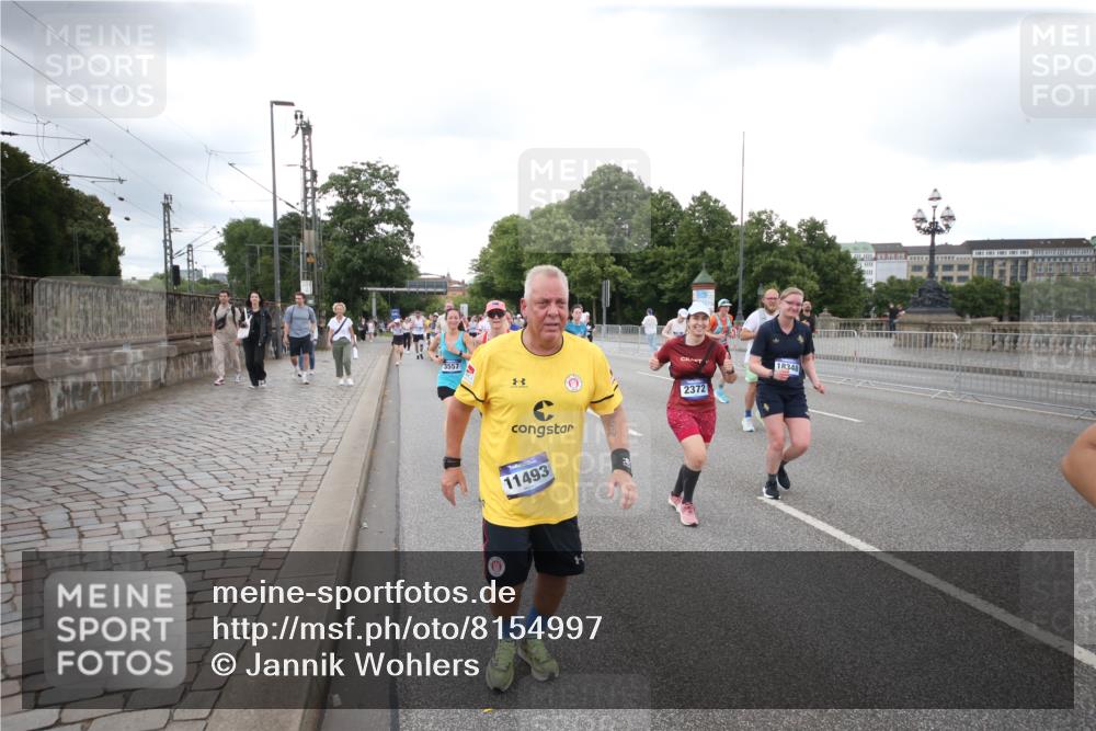 29.06.2025 - hella hamburg halbmarathon Jannik Wohlers http://msf.ph/oto/8154997 29.06.2025 10:53:36 Lombardsbrücke 1017, 1263, 1687, 1744, 1753, 1779, 1789, 2079, 2372, 2600, 2761, 2854, 3055, 3079, 3187, 3188, 3249, 3465, 3467, 3557, 4323, 4685, 4838, 5430, 5804, 5898, 5964, 6192, 6468, 6583, 6988, 7614, 8924, 9138, 9203, 9503, 9572, 11390, 11472, 11769, 11830, 12283, 12429, 12611, 13034, 13350, 13368, 13850, 14171, 14177, 14596, 14665, 15047, 15191, 15791, 16313, 16691, 16888, 16930, 17255, 17309, 17487, 17622, 18348, 18365, 18904, 19019 meine-sportfotos.de