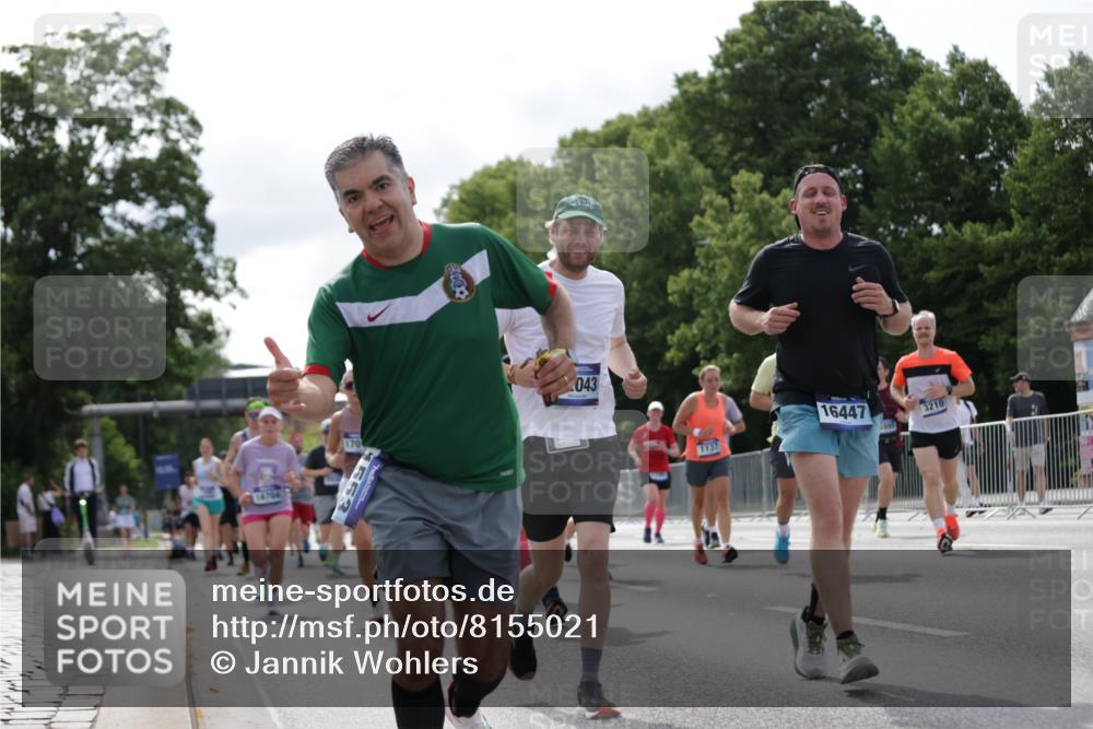 29.06.2025 - hella hamburg halbmarathon Jannik Wohlers http://msf.ph/oto/8155021 29.06.2025 10:16:39 Lombardsbrücke 1137, 1298, 1331, 1348, 1356, 1553, 1602, 2225, 2908, 3210, 3622, 5390, 5929, 5930, 5995, 7114, 7115, 7257, 7345, 7360, 7376, 7924, 7928, 8263, 8513, 8558, 8983, 9647, 10165, 10314, 10317, 10320, 10735, 10926, 11410, 12043, 12100, 12252, 12289, 12640, 13206, 13605, 14597, 14646, 15140, 15381, 15564, 15613, 15713, 16447, 16459, 16704, 16709, 16817, 17010, 17449, 17527, 17661, 17741, 17984, 18108, 18571 meine-sportfotos.de