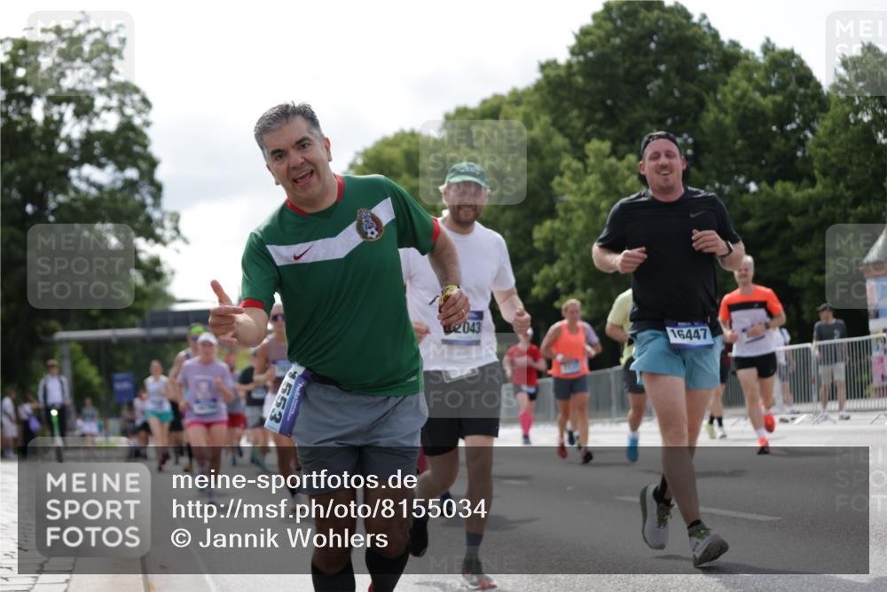 29.06.2025 - hella hamburg halbmarathon Jannik Wohlers http://msf.ph/oto/8155034 29.06.2025 10:16:39 Lombardsbrücke 1137, 1298, 1331, 1348, 1356, 1553, 1602, 2225, 2908, 3210, 3622, 5390, 5929, 5930, 5995, 7114, 7115, 7257, 7345, 7360, 7376, 7924, 7928, 8263, 8513, 8558, 8983, 9647, 10165, 10314, 10317, 10320, 10735, 10926, 11410, 12043, 12100, 12252, 12289, 12640, 13206, 13605, 14597, 14646, 15140, 15381, 15564, 15613, 15713, 16447, 16459, 16704, 16709, 16817, 17010, 17449, 17527, 17661, 17741, 17984, 18108, 18571 meine-sportfotos.de