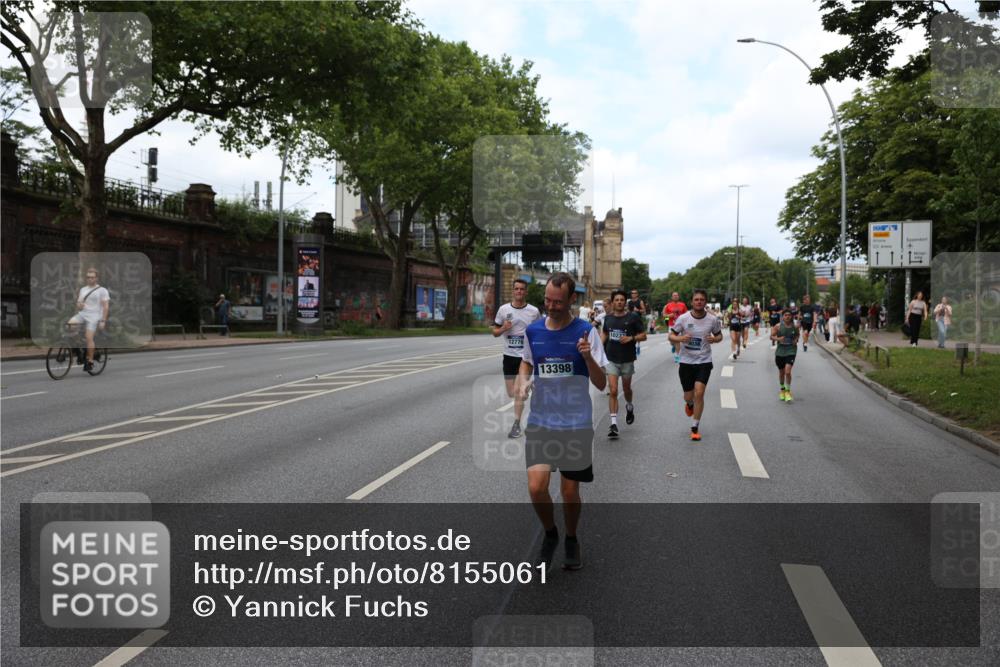 29.06.2025 - hella hamburg halbmarathon Yannick Fuchs http://msf.ph/oto/8155061 29.06.2025 10:37:59 20KM 3109, 3116, 3124, 3146, 3437, 3697, 3928, 4080, 5506, 6495, 7093, 7185, 7451, 7508, 7635, 8664, 9043, 9114, 9931, 10237, 10246, 10493, 11648, 11778, 11848, 12153, 12327, 12438, 12623, 12657, 12776, 13348, 13398, 13897, 14201, 14210, 14484, 14690, 14849, 15383, 15932, 16105, 16314, 16338, 16648, 16720, 16997, 17391, 17403, 17516, 18678, 18775, 19038, 19051, 19090 meine-sportfotos.de