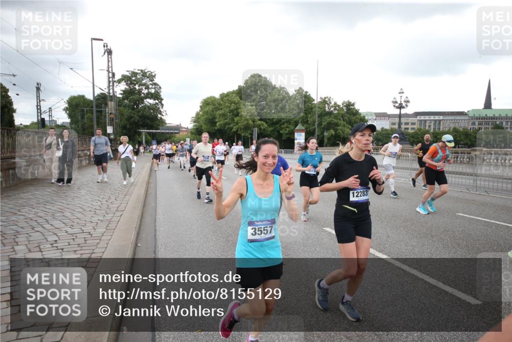 29.06.2025 - hella hamburg halbmarathon Jannik Wohlers http://msf.ph/oto/8155129 29.06.2025 10:53:38 Lombardsbrücke 1017, 1263, 1687, 1744, 1779, 1789, 2079, 2372, 2600, 2761, 2854, 3079, 3187, 3188, 3249, 3465, 3467, 3557, 4323, 4685, 4838, 5430, 5804, 5898, 5964, 6192, 6468, 6583, 6988, 7614, 8867, 8924, 9138, 9203, 9503, 9572, 11390, 11472, 11769, 11830, 12283, 12429, 12611, 12898, 13034, 13350, 13368, 13850, 14171, 14177, 14386, 14416, 14596, 14665, 15191, 15318, 15791, 16691, 16839, 16888, 16930, 17309, 17487, 17622, 18348, 18365, 18904, 19019 meine-sportfotos.de