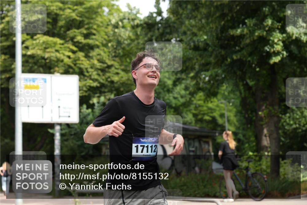 29.06.2025 - hella hamburg halbmarathon Yannick Fuchs http://msf.ph/oto/8155132 29.06.2025 10:58:10 20KM 1254, 1334, 2810, 3919, 4542, 6100, 7042, 7907, 8810, 8890, 9191, 9680, 10694, 12479, 12646, 13503, 13542, 13841, 13901, 14225, 14970, 15093, 15698, 15797, 16594, 17061, 17112, 17150, 17533, 17685, 17686, 18321, 18395, 18581, 19240 meine-sportfotos.de