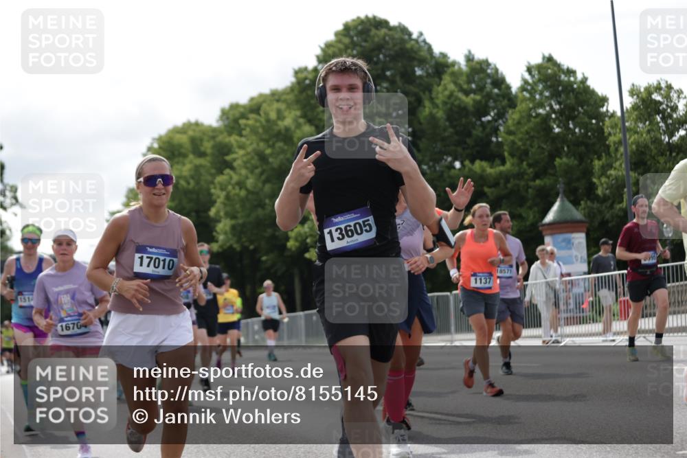 29.06.2025 - hella hamburg halbmarathon Jannik Wohlers http://msf.ph/oto/8155145 29.06.2025 10:16:42 Lombardsbrücke 1083, 1137, 1298, 1331, 1348, 1356, 1553, 2225, 2908, 3210, 3464, 3466, 3622, 5023, 5390, 5929, 5930, 5995, 6126, 6522, 7114, 7115, 7257, 7345, 7376, 7924, 7928, 8253, 8263, 8513, 8558, 8983, 9647, 10165, 10735, 10926, 11410, 12042, 12043, 12100, 12166, 12252, 12289, 12640, 13206, 13605, 14597, 14950, 15140, 15381, 15564, 15613, 16447, 16459, 16704, 16709, 16817, 17010, 17449, 17661, 17741, 17984, 18108, 18571 meine-sportfotos.de