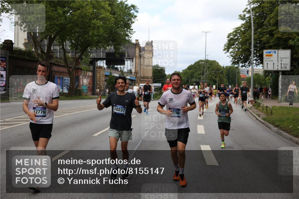 29.06.2025 - hella hamburg halbmarathon Yannick Fuchs http://msf.ph/oto/8155147 29.06.2025 10:38:00 20KM 3109, 3116, 3124, 3146, 3437, 3697, 3928, 4080, 5506, 5692, 6495, 7093, 7185, 7451, 7635, 8664, 9043, 9114, 9931, 10237, 10246, 10493, 11648, 11778, 11848, 12327, 12438, 12623, 12657, 12776, 13348, 13398, 13897, 14210, 14690, 15383, 15932, 16105, 16314, 16338, 16648, 16720, 16997, 17391, 17403, 17516, 18678, 18775, 19038, 19051, 19090 meine-sportfotos.de