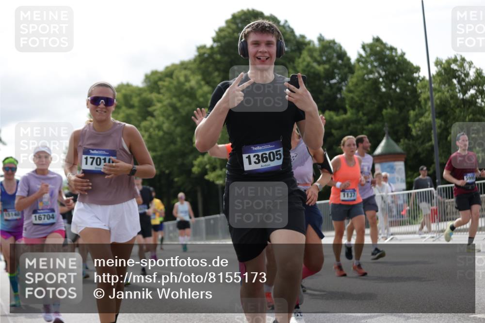 29.06.2025 - hella hamburg halbmarathon Jannik Wohlers http://msf.ph/oto/8155173 29.06.2025 10:16:42 Lombardsbrücke 1083, 1137, 1298, 1331, 1348, 1356, 1553, 2225, 2908, 3210, 3464, 3466, 3622, 5023, 5390, 5929, 5930, 5995, 6126, 6522, 7114, 7115, 7257, 7345, 7376, 7924, 7928, 8253, 8263, 8513, 8558, 8983, 9647, 10165, 10735, 10926, 11410, 12042, 12043, 12100, 12166, 12252, 12289, 12640, 13206, 13605, 14597, 14950, 15140, 15381, 15564, 15613, 16447, 16459, 16704, 16709, 16817, 17010, 17449, 17661, 17741, 17984, 18108, 18571 meine-sportfotos.de