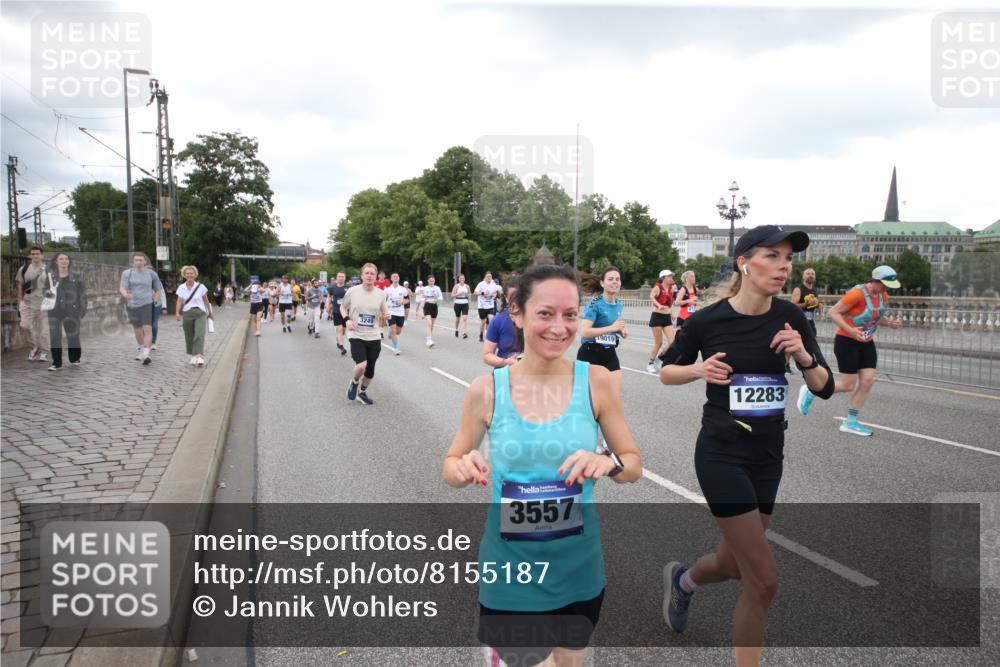 29.06.2025 - hella hamburg halbmarathon Jannik Wohlers http://msf.ph/oto/8155187 29.06.2025 10:53:38 Lombardsbrücke 1017, 1263, 1687, 1744, 1779, 1789, 2079, 2372, 2600, 2761, 2854, 3079, 3187, 3188, 3249, 3465, 3467, 3557, 4323, 4685, 4838, 5430, 5804, 5898, 5964, 6192, 6468, 6583, 6988, 7614, 8867, 8924, 9138, 9203, 9503, 9572, 11390, 11472, 11769, 11830, 12283, 12429, 12611, 12898, 13034, 13350, 13368, 13850, 14171, 14177, 14386, 14416, 14596, 14665, 15191, 15318, 15791, 16691, 16839, 16888, 16930, 17309, 17487, 17622, 18348, 18365, 18904, 19019 meine-sportfotos.de